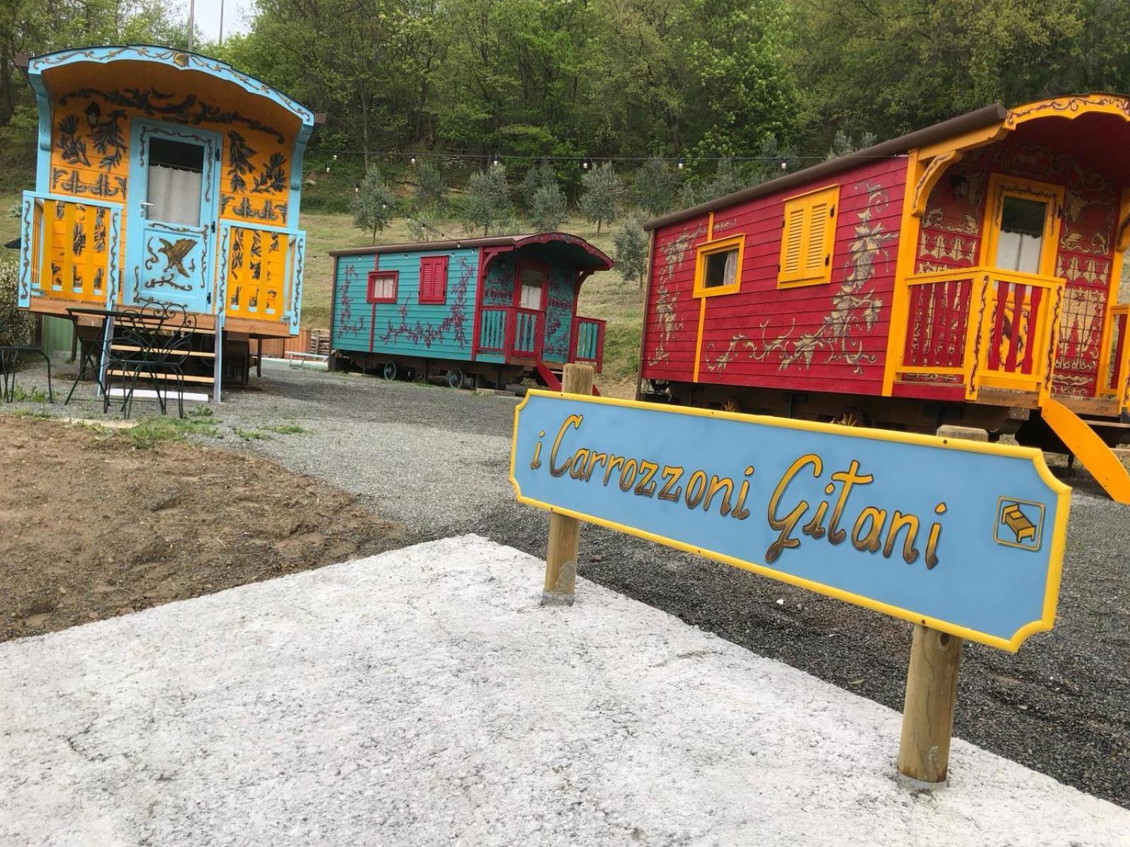 Agriturismo La Rovere - I Carrozzoni Gitani Cossano Belbo 外观 照片