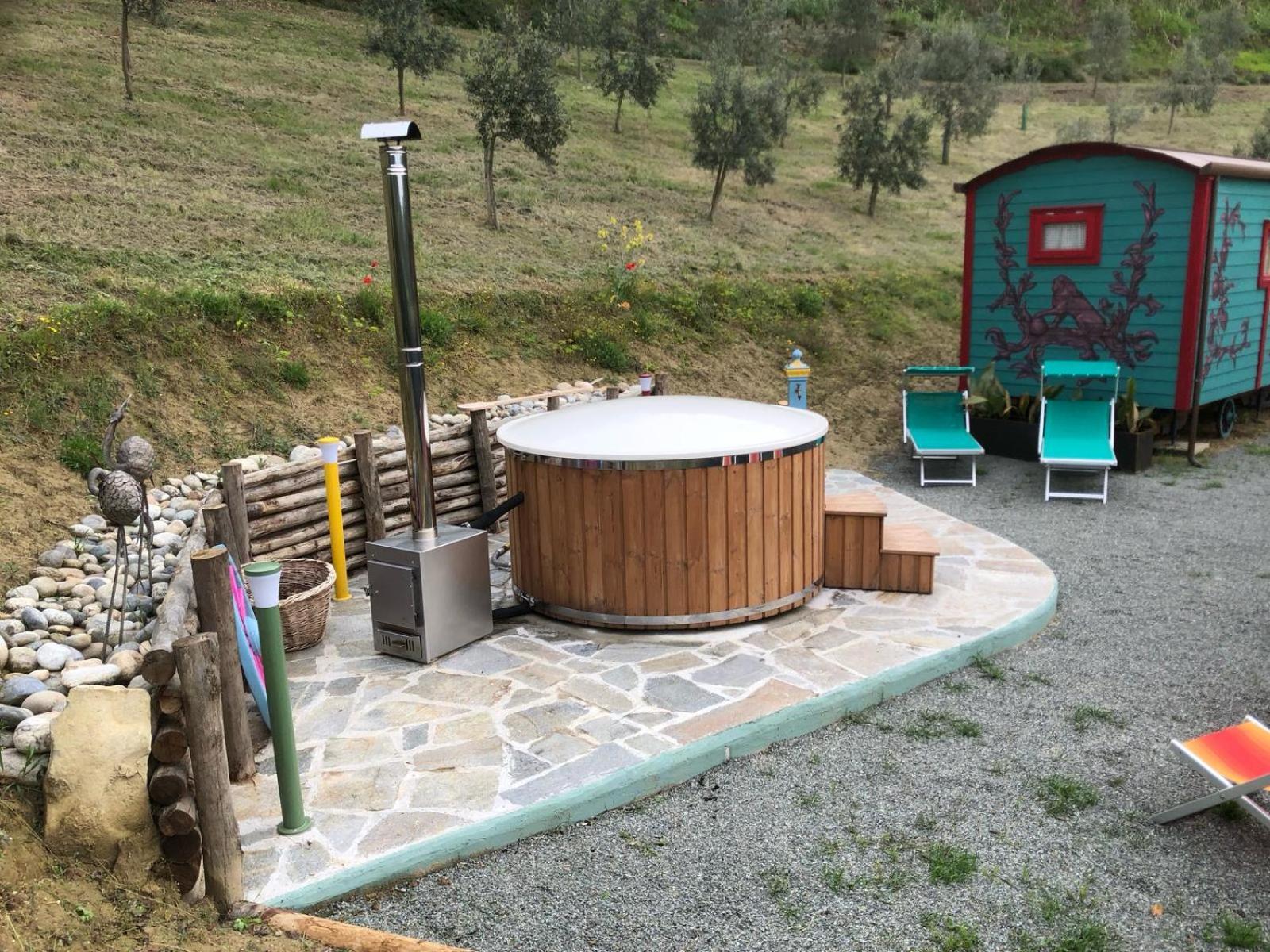 Agriturismo La Rovere - I Carrozzoni Gitani Cossano Belbo 外观 照片