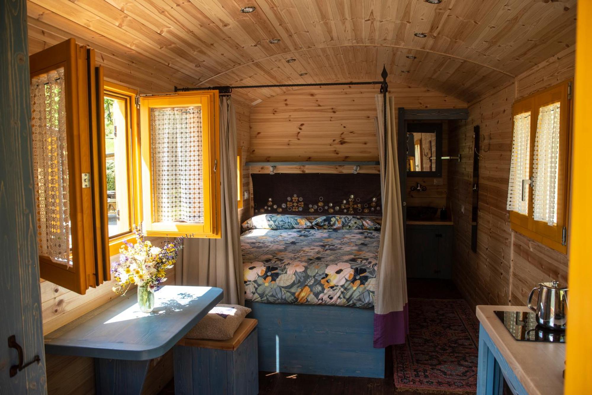 Agriturismo La Rovere - I Carrozzoni Gitani Cossano Belbo 外观 照片