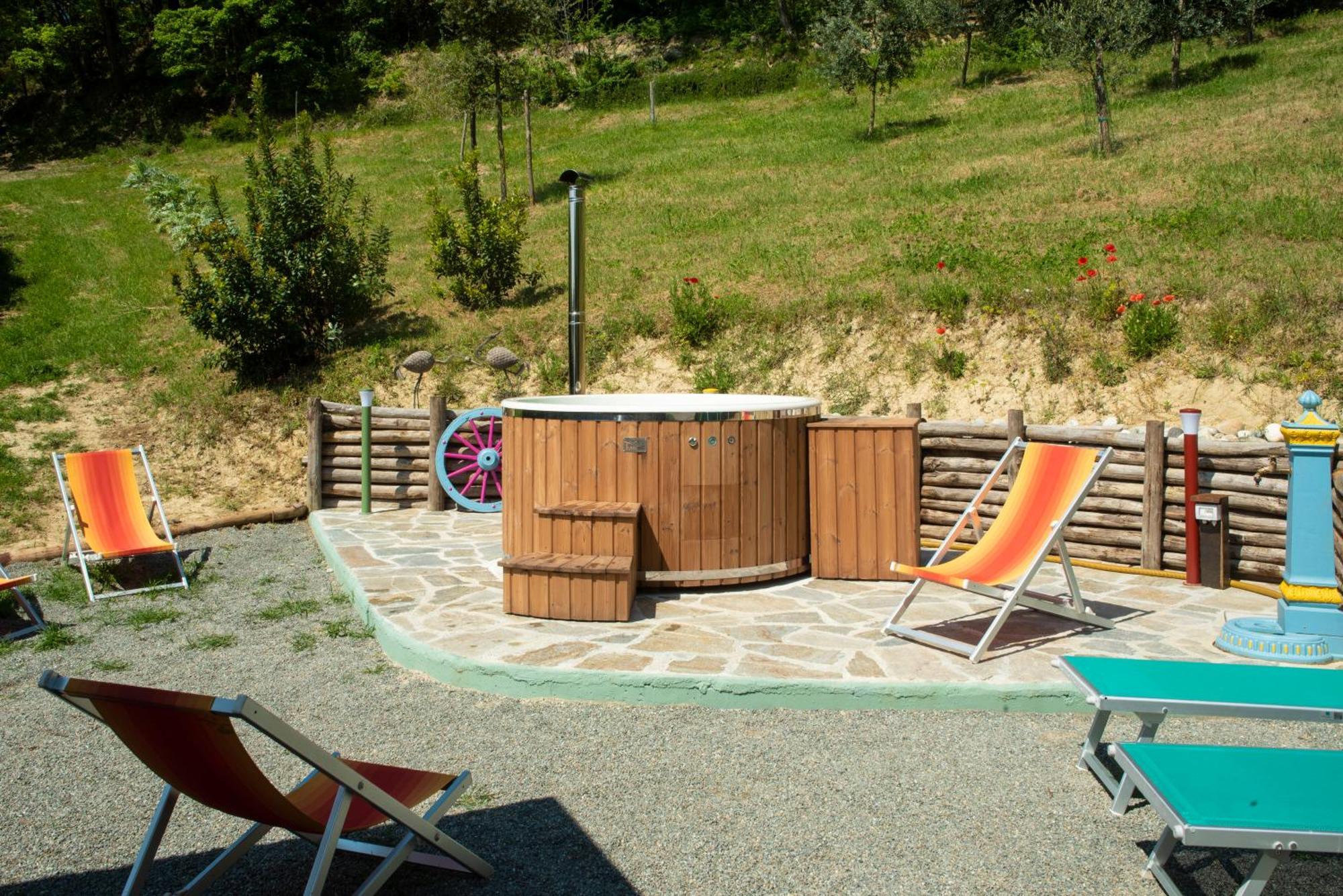 Agriturismo La Rovere - I Carrozzoni Gitani Cossano Belbo 外观 照片
