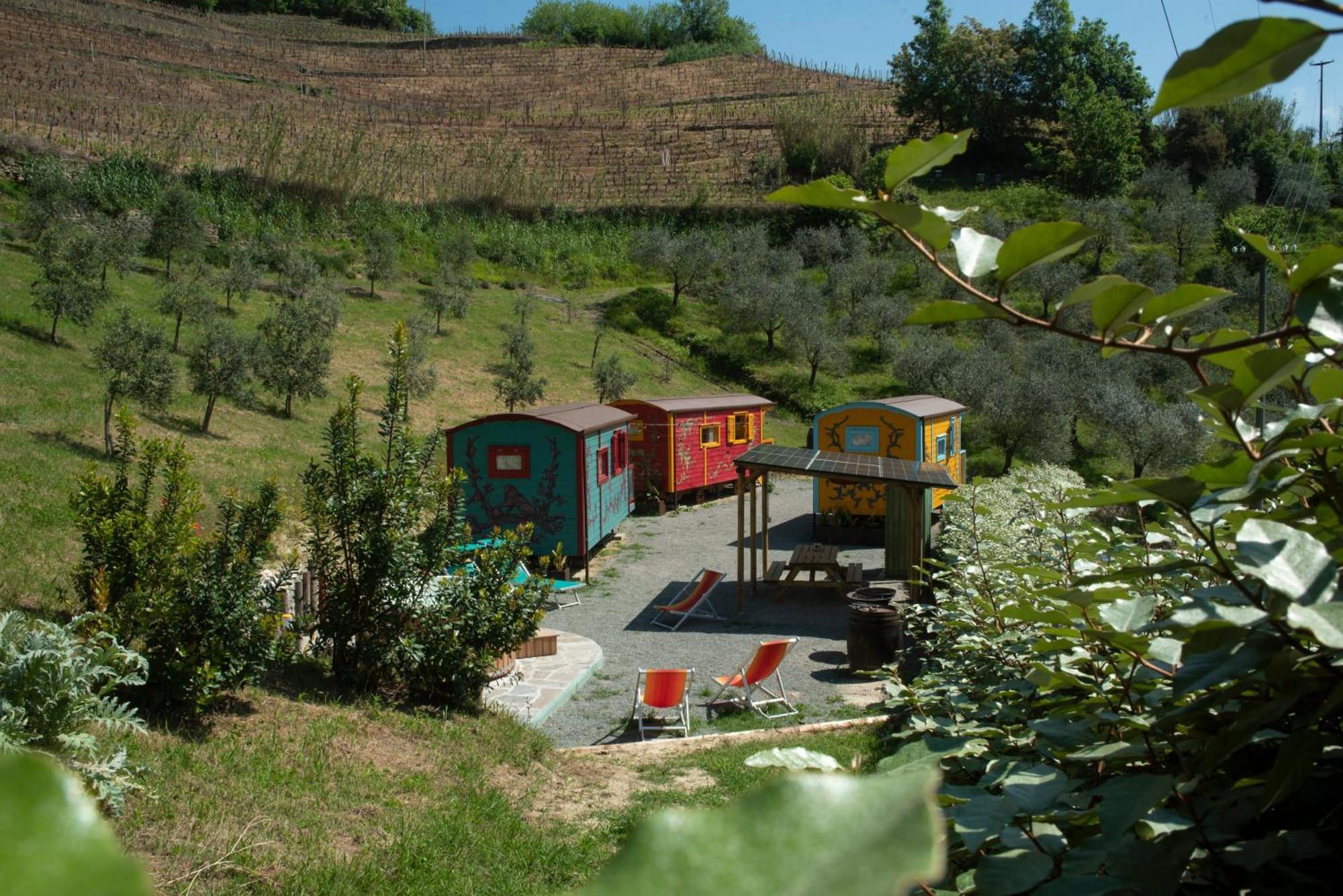 Agriturismo La Rovere - I Carrozzoni Gitani Cossano Belbo 外观 照片